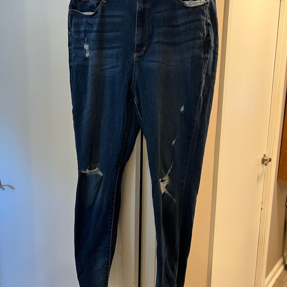 Arizona Jean Company Dark Blue Distressed Skinny Jeans